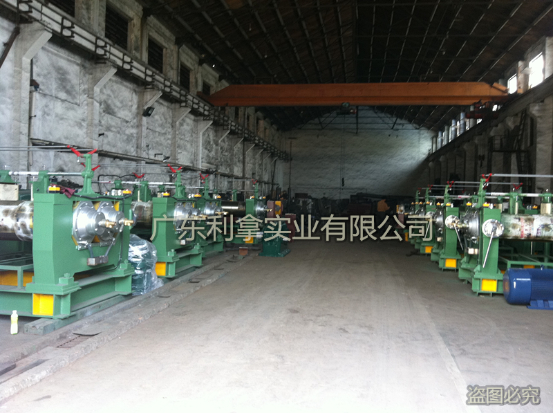 開煉機(jī)倉庫